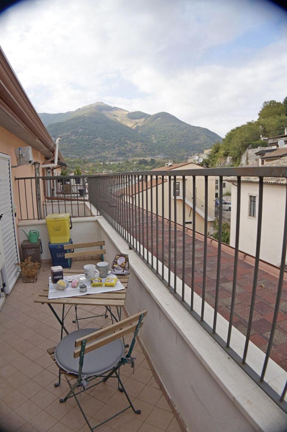 Casa Vacanze Donna Lucia Кастел ди Сангро Екстериор снимка